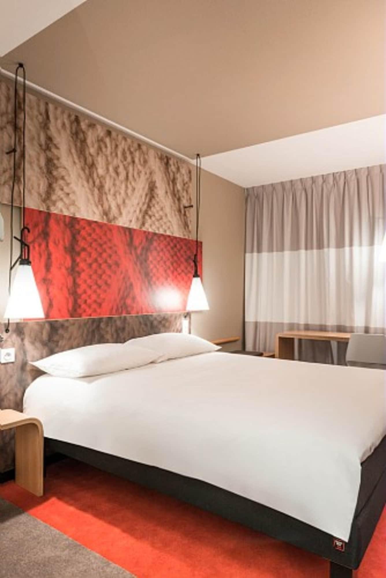 Ibis Bordeaux Centre Bastide Hotel Exterior photo