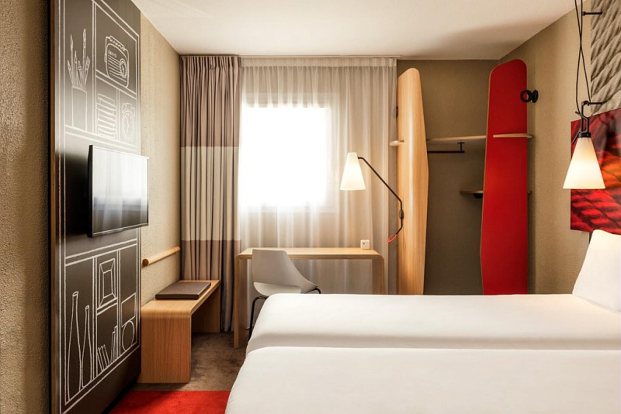 Ibis Bordeaux Centre Bastide Hotel Exterior photo